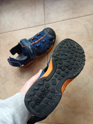 Sandalias Geox niño velcro azul/naranja