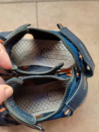 Sandalias Geox niño velcro azul/naranja