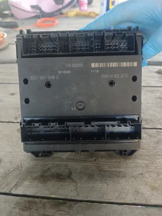 Centralita Confort Seat Ibiza/Cordoba 6L