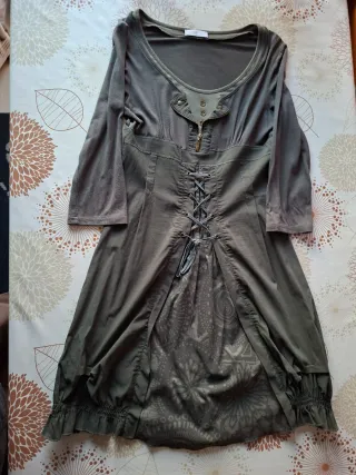 Vestido verde con cordones