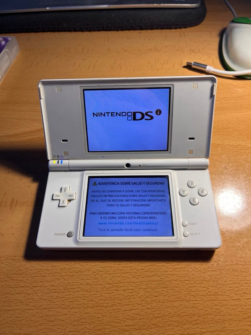 Nintendo DSi Blanca + 3 juegos afbeelding 5