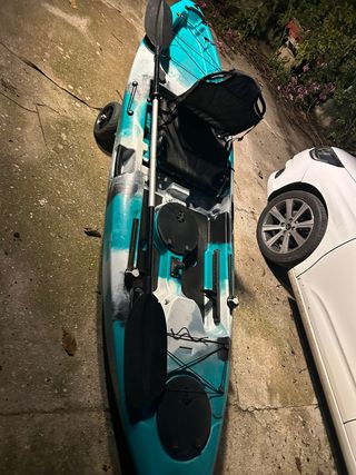 Kayak de pesca con asiento,remo,ruedas, cañas etc