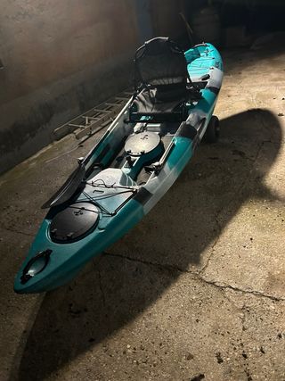 Kayak de pesca con asiento,remo,ruedas, cañas etc
