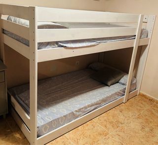 Litera  de madera maciza blanca