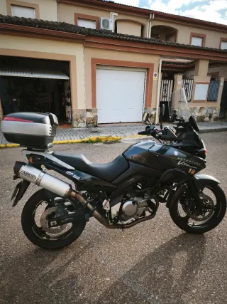Suzuki V-Strom DL650 K7 Adventure Negra