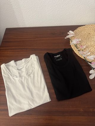 Camisetas Pull&Bear Talla S (Blanca y Negra)