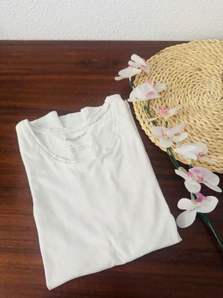 Camisetas Pull&Bear Talla S (Blanca y Negra)