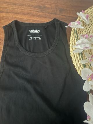 Camisetas Pull&Bear Talla S (Blanca y Negra)