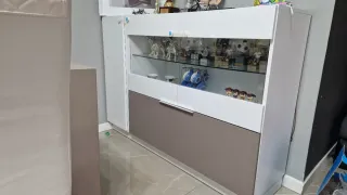 Aparador moderno blanco y beige