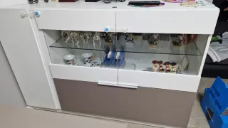 Aparador moderno blanco y beige