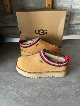 Scarponcini UGG marroni