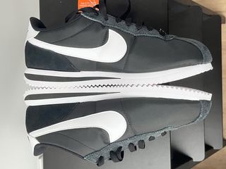Zapatillas Nike Cortez Negras y Blancas