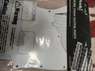 2 Pickguards Jazz Bass Blanco y Tortuga