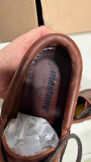 Zapatos Mustang Marrones Talla 38. Náuticos