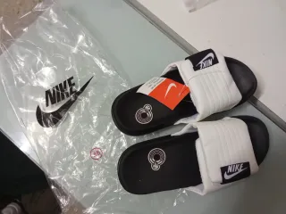 Chanclas Nike Mujer Talla 36 Negras y Blancas