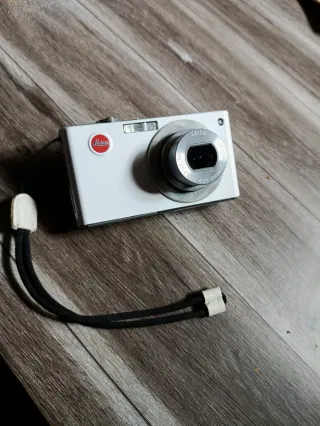 Cámara Leica Blanca