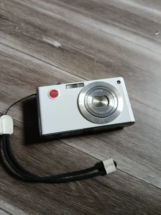 Cámara Leica Blanca