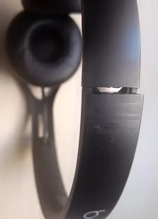 Auriculares Beats negros con cable