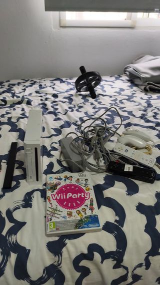 Nintendo Wii + Juego Wii Party + Mandos