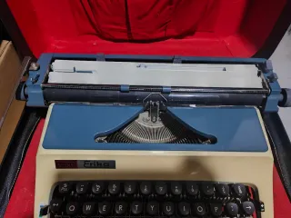 Máquina de escribir Daro Erika Modelo 34