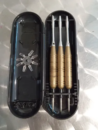 Dardos UNICORN con estuche