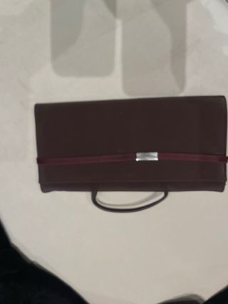 Cartera de mano marrón