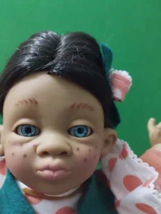 Muñeca antigua coleccionista o para jugar