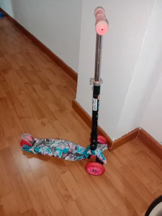 Bicicleta y patinete infantil rosa