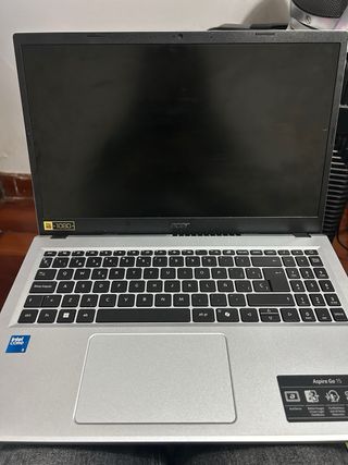 Acer Aspire Go 15 - Como nueva, con caja