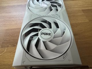 Tarjeta Gráfica AMD Radeon RX 7800 XT 16GB Blanca