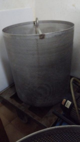 Autoclave industrial con grúa y cestos