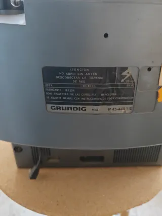 Televisión Grundig de tubo