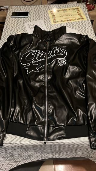 Chaqueta cuero negra