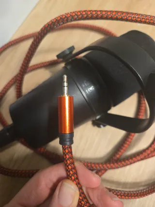 Micrófono Shure MV7X XLR + cable 3m (como nuevo)