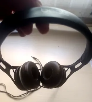 Auriculares Beats con cable negros