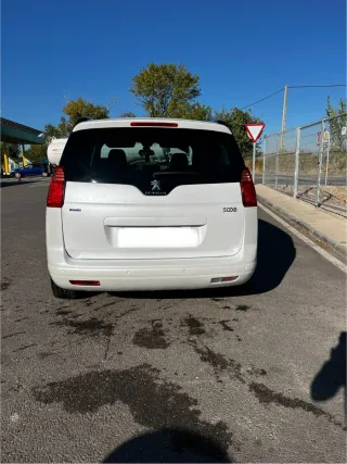 Peugeot 5008 2015