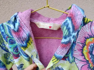 Albornoz infantil estampado Desigual