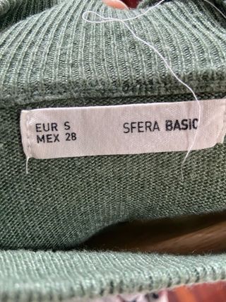 Jersey verde con detalle camisa blanca