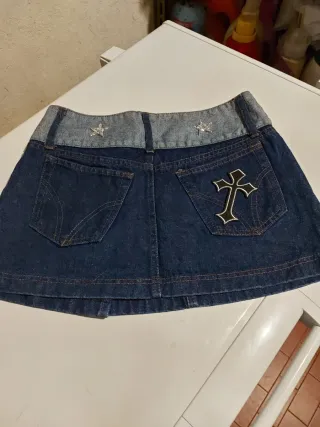 Minigonna jeans vintage con stelle e croce