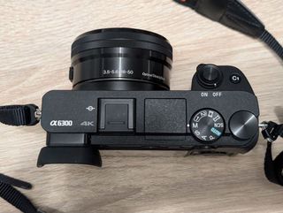 Sony A6300 + Objetivo SELP1650 (poco uso)