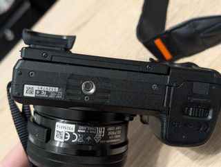 Sony A6300 + Objetivo SELP1650 (poco uso)