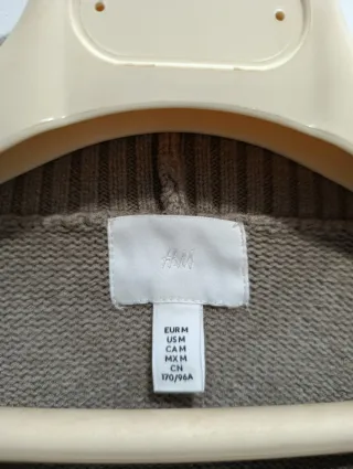 Jersey de pico beige, talla M, Sin estrenar. H&M