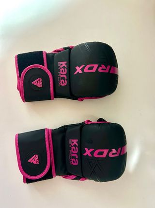 Guantes MMA RDX Kara By RDX Negro/Rosa