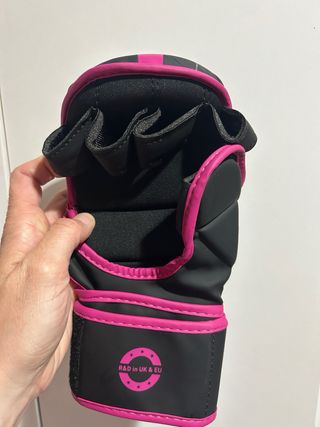 Guantes MMA RDX Kara By RDX Negro/Rosa