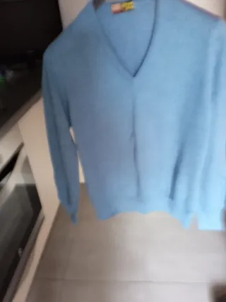 Jersey cuello pico celeste