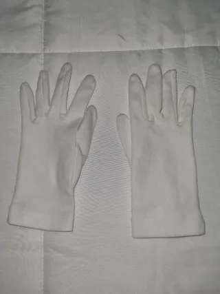 Guantes blancos penitente