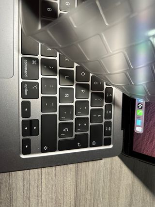 MacBook Air M1 2020 Gris Espacial (96%)