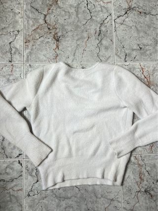 Zara Jersey Crema Peluche Cuello Pico Corto