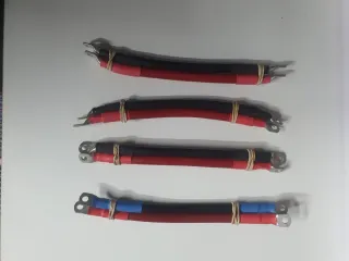 Cables conexión Kirosolar Para cuatro baterias.