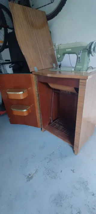 Máquina de coser antigua